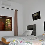 Jolie Villa Moderne Avec Piscine Privee.